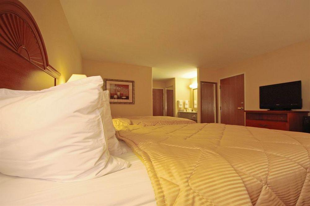 Hotel Super 8 By Wyndham Great Bend Exterior foto